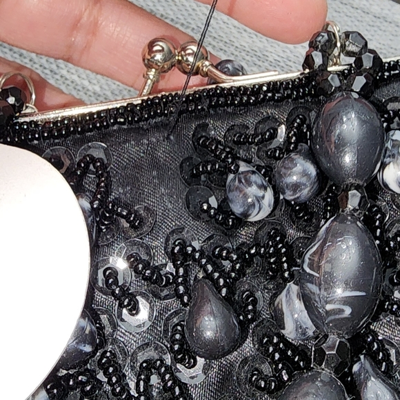 💥Sale💥Vintage Beaded Page D. Hand Bag - Picture 4 of 9